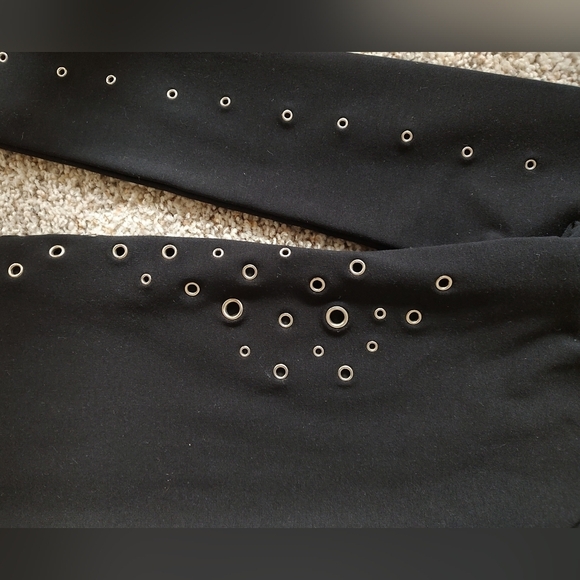 Express Deep V bodycon Grommet dress - Picture 2 of 4